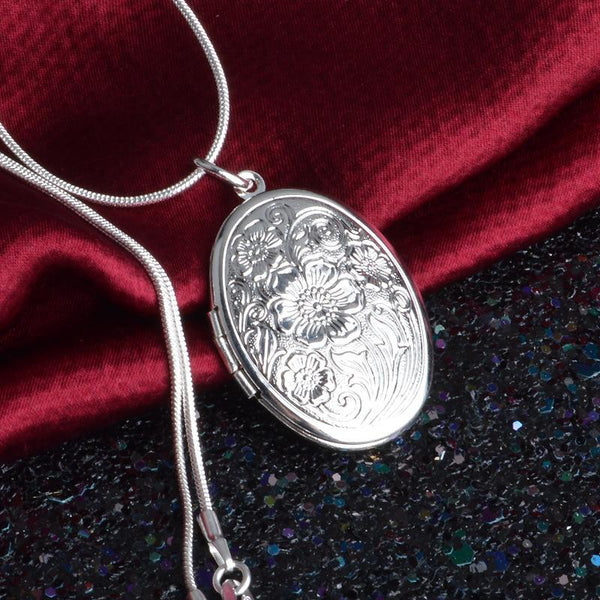 THAI SILVER Antique-Styled Floral Locket